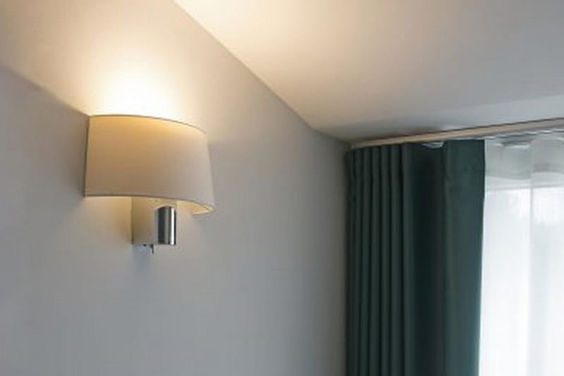 Hotel Vegglampe - Hvit - Belysning - Innendørsbelysning & Lamper - Vegglampe