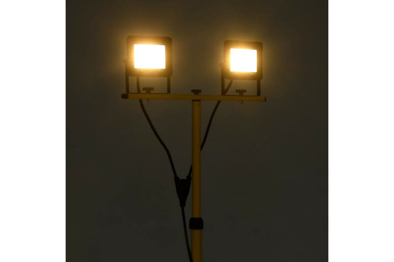 LED-flomlys med stativ 2x20 W varmhvit - Svart - Belysning - Utendørsbelysning