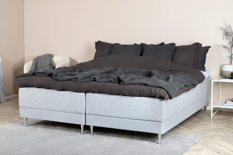 Vansbro 180 cm Medium & Solid Lysegrå - Lysegrå - Møbler - Senger - Regulerbar seng