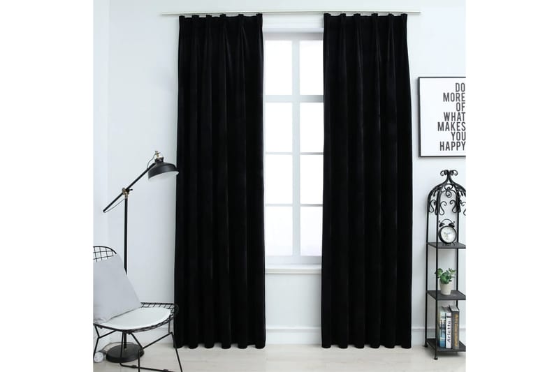 Lystette gardiner med kroker 2 stk fløyel svart 140x175 cm - Tekstiler - Gardiner - Mørkleggingsgardin