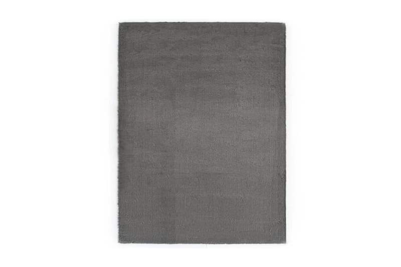 Teppe 140x200 cm kunstig kaninskinn mørkegrå - Grå - Tekstiler - Tepper & Matter - Utendørstepper - Plasttepper